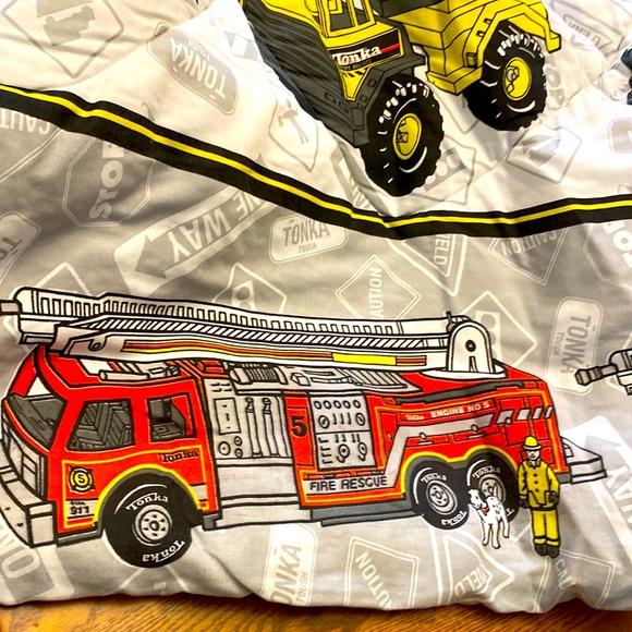 Tonka Comforter-Trucks in Good Used Condition -Rare Find Vintage - Picture 5 of 11